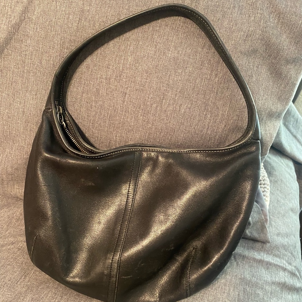 Black hobo style Coach purse. Gently used.